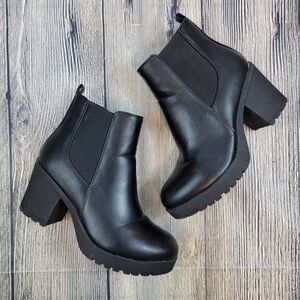 Diva Faux Leather Chelsea Boots